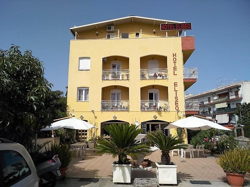Hotel Eliseo Giardini Naxos Bagian luar foto