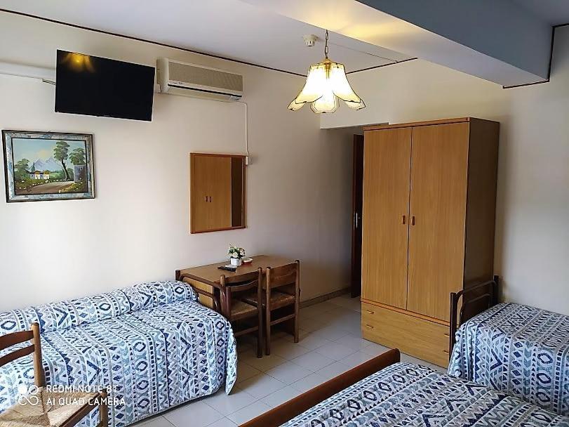 Hotel Eliseo Giardini Naxos Bagian luar foto