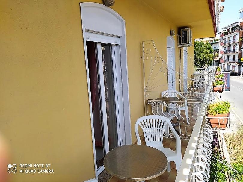 Hotel Eliseo Giardini Naxos Bagian luar foto