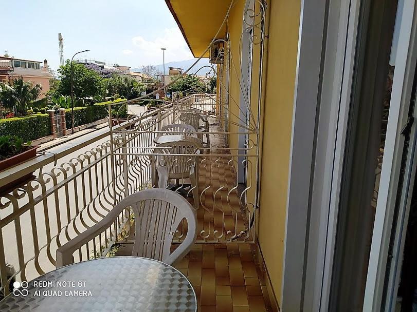 Hotel Eliseo Giardini Naxos Bagian luar foto
