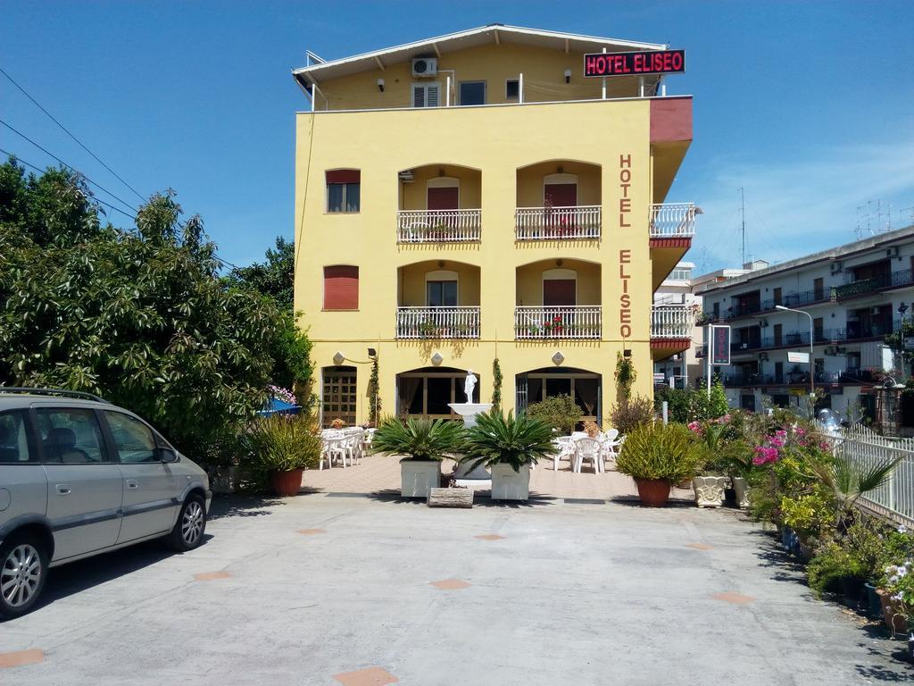 Hotel Eliseo Giardini Naxos Bagian luar foto