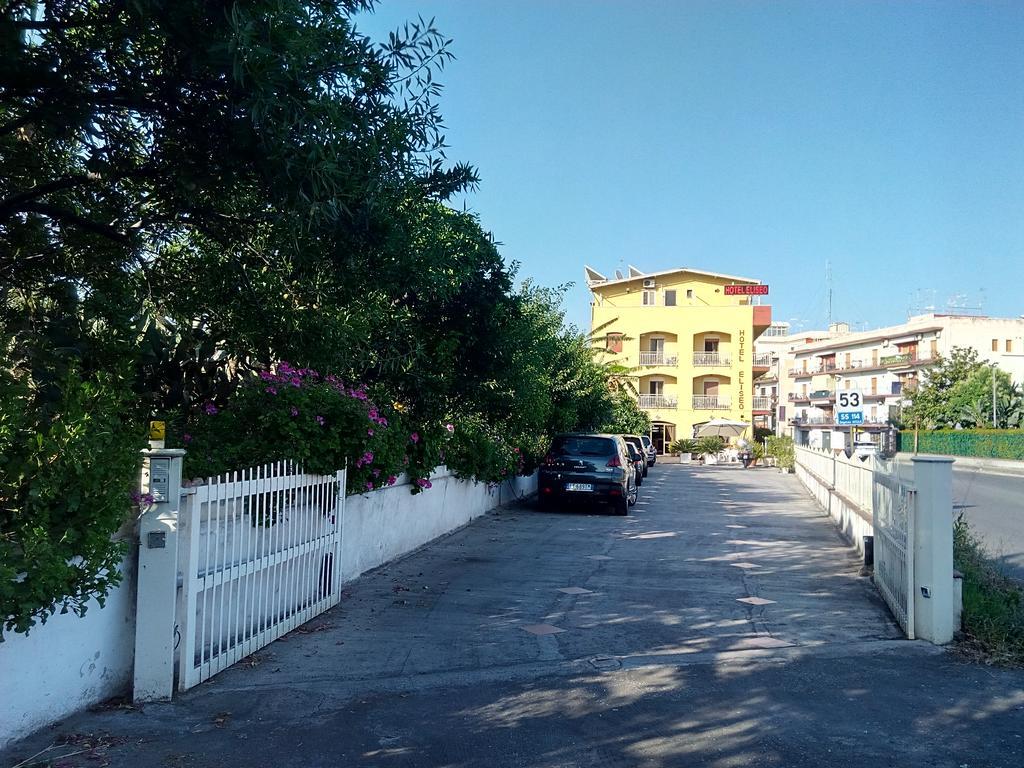 Hotel Eliseo Giardini Naxos Bagian luar foto