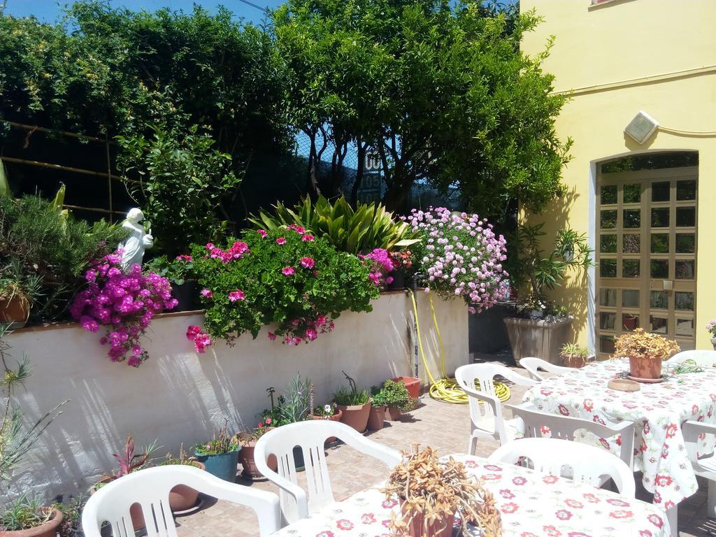 Hotel Eliseo Giardini Naxos Bagian luar foto