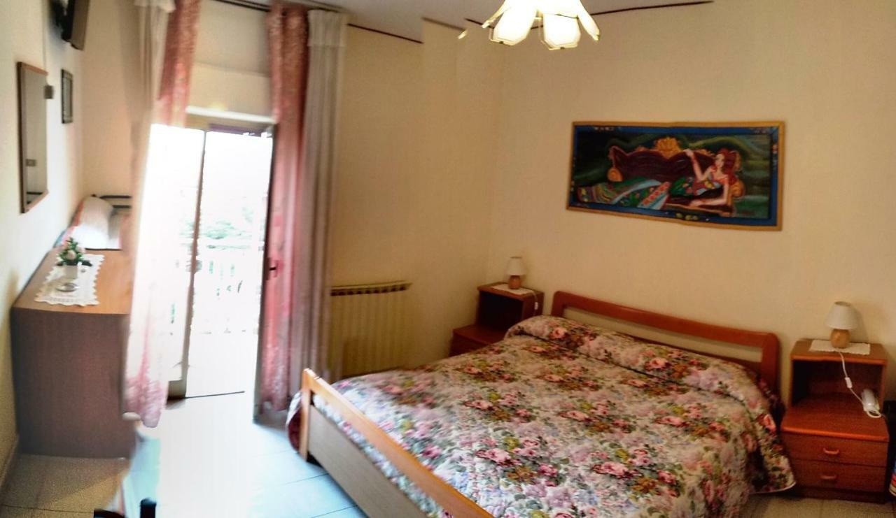 Hotel Eliseo Giardini Naxos Bagian luar foto