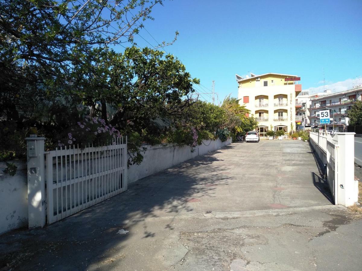Hotel Eliseo Giardini Naxos Bagian luar foto