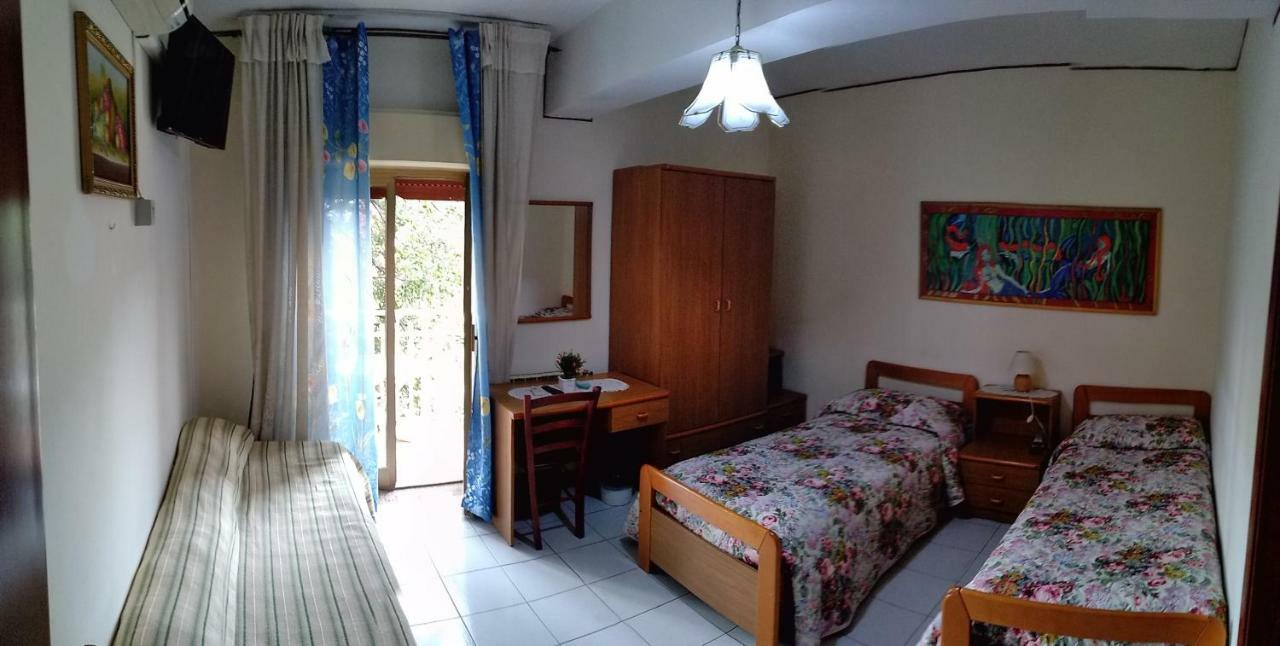 Hotel Eliseo Giardini Naxos Bagian luar foto