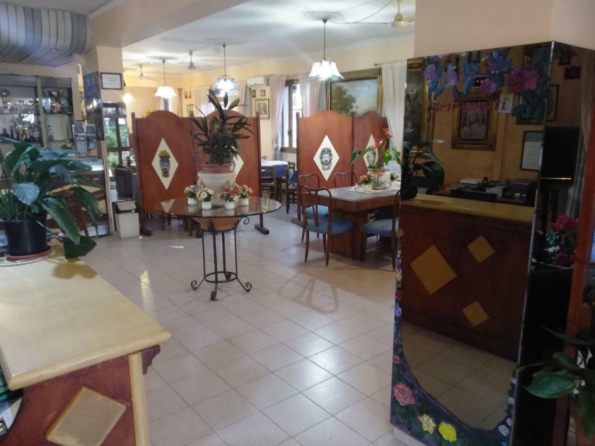 Hotel Eliseo Giardini Naxos Bagian luar foto