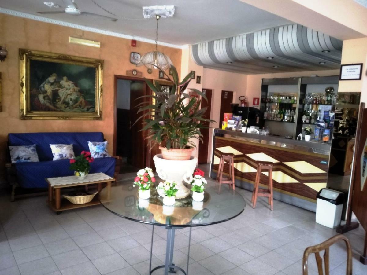 Hotel Eliseo Giardini Naxos Bagian luar foto