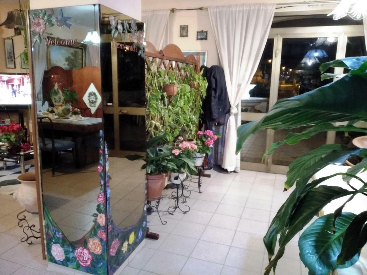 Hotel Eliseo Giardini Naxos Bagian luar foto
