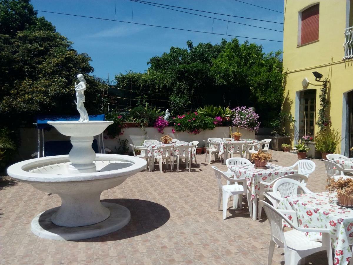 Hotel Eliseo Giardini Naxos Bagian luar foto