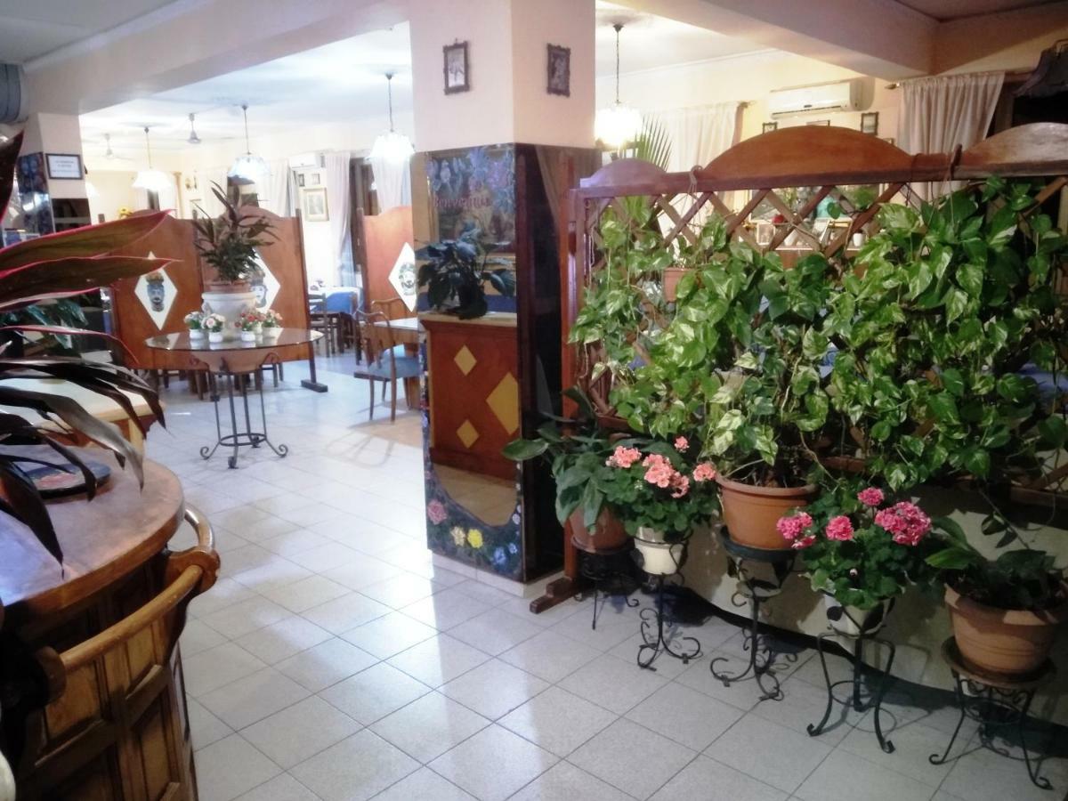 Hotel Eliseo Giardini Naxos Bagian luar foto